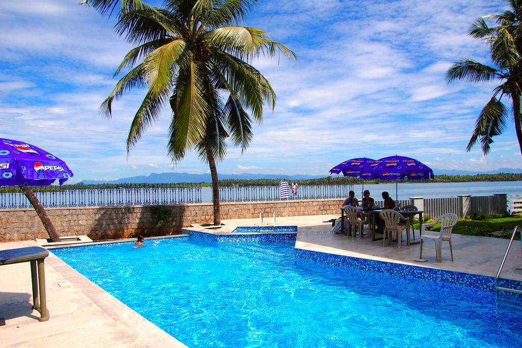 Blue Waters Otel Kundapur Dış mekan fotoğraf